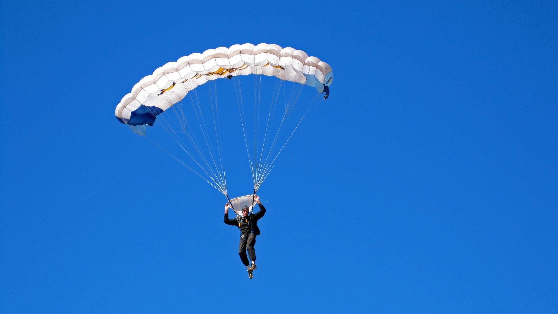 水上摩托比赛，速度与激情的极致体验，水上摩托表演